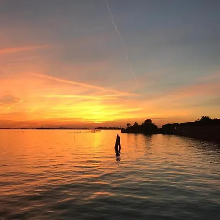 Lagoon View דירה *